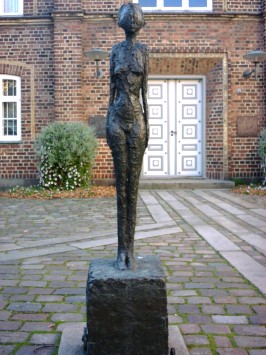 - Kvinde på kærre- (Maren) En skulptur af Alberto Giacometti